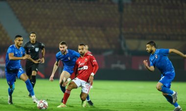 طاقم تحكيم مباراة الأهلي وسموحة في نصف نهائي كأس مصر