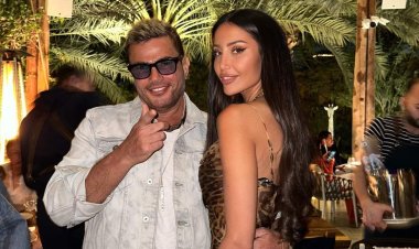 ملكة جمال مصر السابقة تثير الجدل بعد نشرها صورة برفقة عمرو دياب