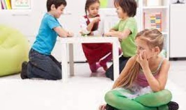 في اليوم العالمي للطفل الإنطوائى.. نصائح لدعم الثقة في نفسه