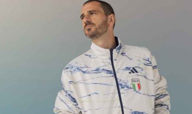 منتخب إيطاليا يكشف عن قميصه الجديد