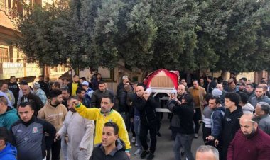 مات حُزنًا على خسارة الدراويش.. تشييع جُثمان كبير مشجعي الإسماعيلي