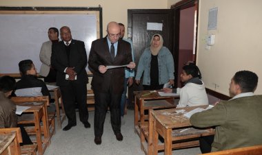 محافظ بني سويف يتابع سير امتحانات نهاية الفصل الدراسي الأول للشهادة الإعدادية