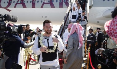 تركي آل شيخ يستقبل بعثة باريس سان جيرمان بالرياض