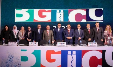 وزير الصحة يثّمن جهود استخدام الذكاء الاصطناعي في تشخيص وجراحة الأورام