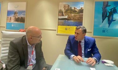 لقاءات لوزير السياحة في مدريد لبحث تنشيط الاستثمار السياحي بمصر