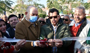 وزير الشباب والرياضة يفتتح مجمع حمامات السباحة بمركز شباب المعصرة