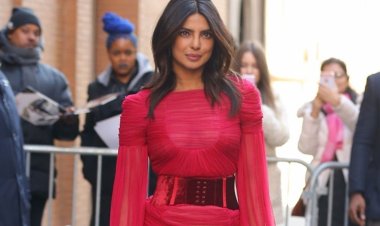 أجمل الإطلالات الشتوية من وحي تألق بريانكا شوبرا