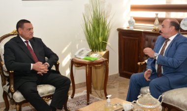 وزير التنمية المحلية يبحث مع محافظ أسوان خطة «حياة كريمة» و«أهلا رمضان»
