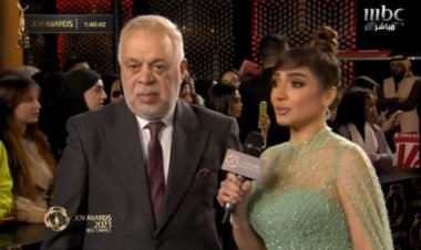 أشرف زكي وزوجته روجينا بحفل «Joy Awards»: النهاردة عرس لفناني العالم.. تجمع كبير لم نشهده من قبل