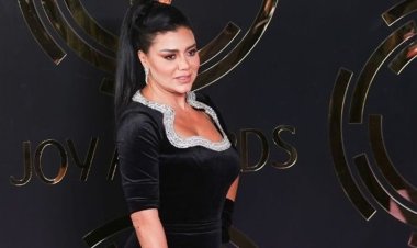 رانيا يوسف بحفل «joy awards»: «ما أكلتش بقالي يومين عشان أدخل في الفستان»