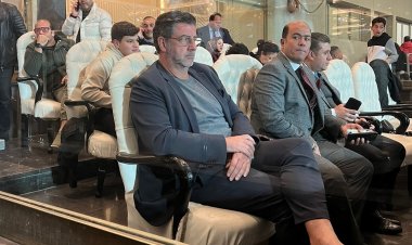 فيتوريا وميكالي يحضران مباراة الزمالك والأهلي في  الدوري الممتاز