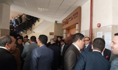 بحضور نقيب المحامين.. نظر أولى جلسات استئناف محامي مطروح على حكم حبسهم عامين