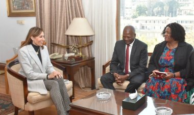 وزيرة الثقافة تلتقي وفد من جنوب أفريقيا للاتفاق على فعاليات «الموسم الثقافي»