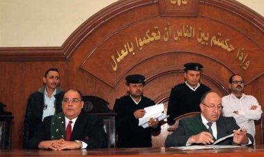 سجن محامٍ 25 سنة.. هتك عرض ابنته وتصويرها عارية في البحيرة