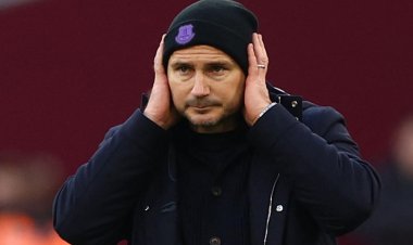 تقارير: إيفرتون يقيل فرانك لامبارد