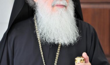 بطريرك القدس يدين حرق نسخة من القرآن الكريم في السويد
