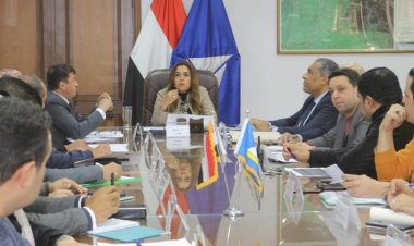 محافظ دمياط تناقش عدد من الملفات و تؤكد على تفعيل حزمة من الإجراءات لدفع منظومة العمل