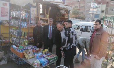 إزالة إشغالات 87 بائعا متجولا في حملة بشبين القناطر