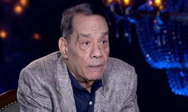 يظهر عليه المرض الشديد.. حلمي بكر داخل العناية المركزة