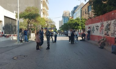 محتجون يقطعون شارع الحمرا بالعاصمة بيروت وسط انتشار أمني مكثف