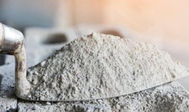 ضبط 5 أطنان مواد بناء داخل مخزن في الأقصر