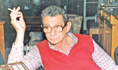 في ذكرى ميلاده..تعرف على حكايات 4 نساء في حياة يوسف شاهين