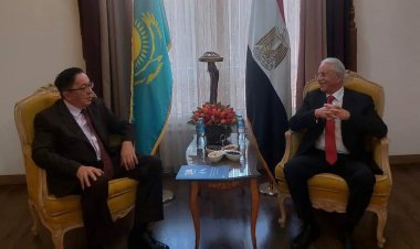 سفير كازاخستان بالقاهرة يستقبل رئيس مجلس الأعمال المصري الكازاخي