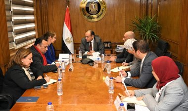 وزير التجارة والصناعة يبحث مع «مجموعة البنك الدولي» الاستراتيجية الوطنية لتطوير الصناعة