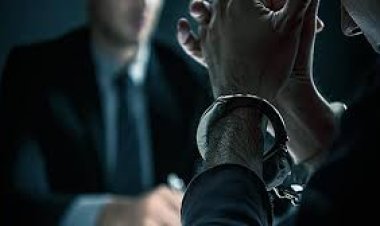 سقوط تشكيل عصابى انتحل صفة رجال شرطة واستولى على مليون جنيه من عربى بأكتوبر