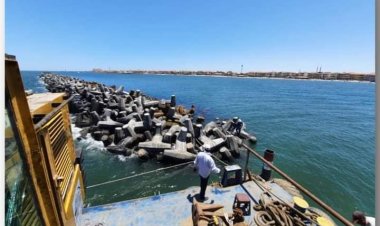 البدء في تنفيذ حماية شرق ميناء دمياط وأمام مدينة رأس البر بإنشاء حاجزي أمواج بطول ٤٥٠ متر