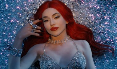 النجمة العالمية افا ماكس تصدر ألبومها الجديد