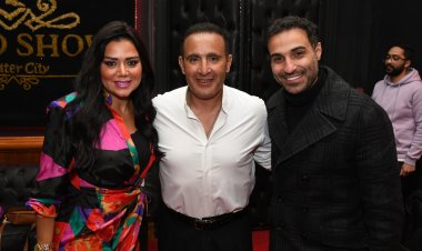 أحمد فهمى ورانيا يوسف يحضران عرض مسرحية «سيدتى الجميلة»   (صور)