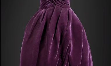 فستان الأميرة ديانا يعرض في مزاد بمقابل 604.800 دولار.