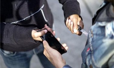 ضبط شخصين لقيامهما بسرقة آخر بالإكراه بالقاهرة