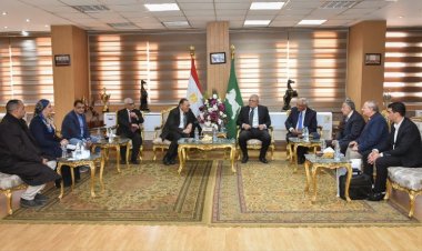 محافظ الشرقية يلتقي أعضاء مجلس أمناء مؤسسة 25 يناير