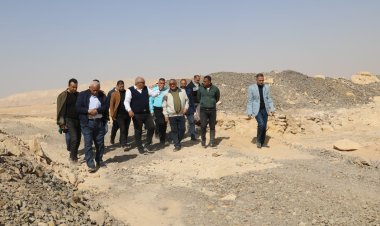 محافظ الوادي الجديد يتابع أعمال إنشاء نادي الهجن شمال الخارجة