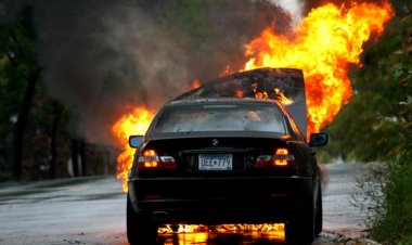 مصرع زوجين و3 من أبنائهما فى حريق بسيارتهم على طريق الواحات بالجيزة