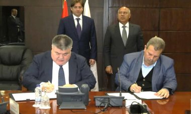 وزير النقل يشهد عقد انشاء ورشة لصيانة وعمرة عربات القطارات الروسية