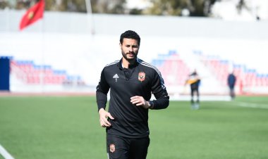 شوبير يعلن غياب محمد الشناوي عن الأهلي أسبوعين 
