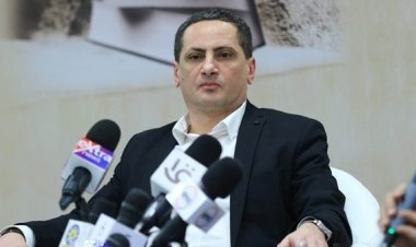 تنبأ برحيل الإخوان وقيادة السيسي.. كاتب فرنسي يلفت الأنظار في معرض الكتاب