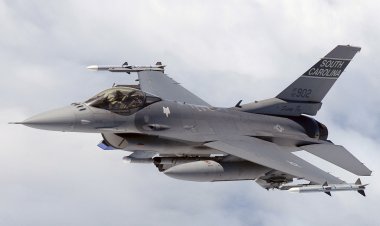 الرئيس الأمريكي يتحدث عن إمكانية تزويد أوكرانيا بمقاتلات F16