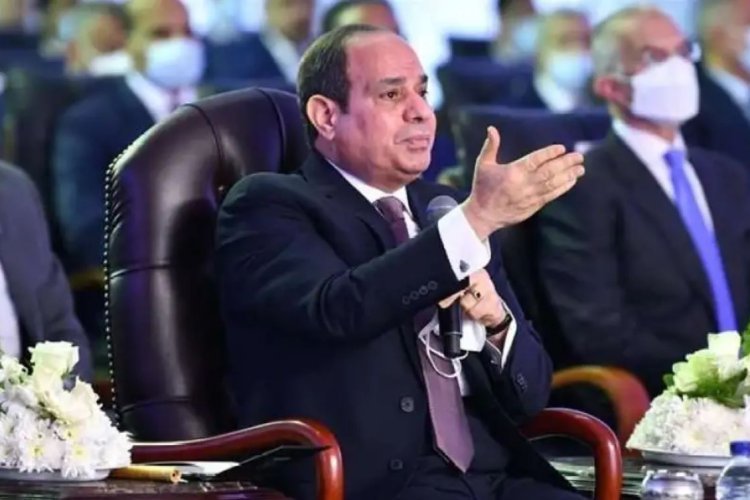 الرئيس السيسي: «الحكومة مطحونة ولسه بدرة اوى على الصعيد»