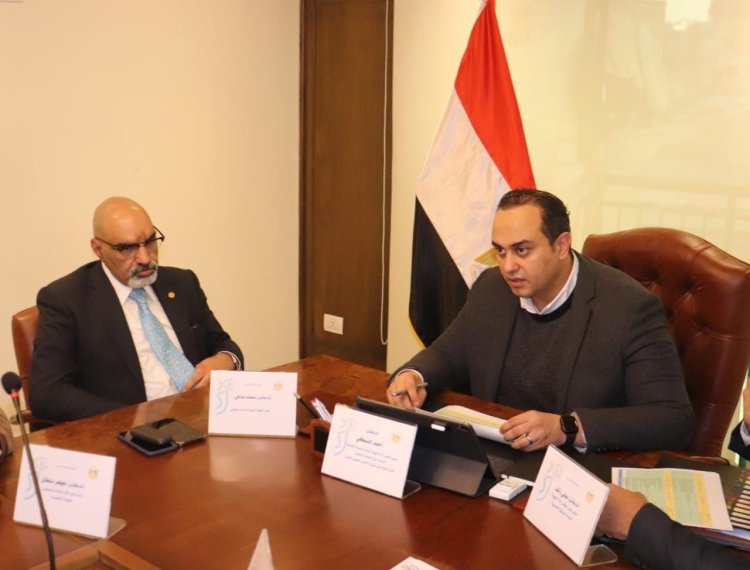 رئيس هيئة الرعاية الصحية يعقد اجتماعًا مع «التأمين الصحي والمجالس الطبية المتخصصة»
