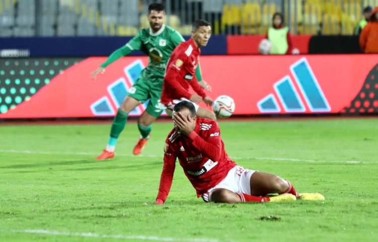 الأهلي يسقط في فخ التعادل أمام المصري في الدوري الممتاز