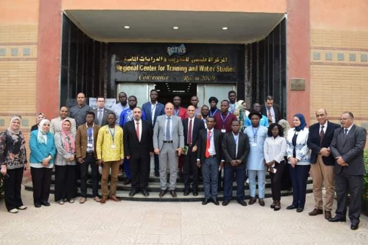وزير الري يستعرض الأنشطة التدريبية المقدمة للعاملين وللمتدربين العرب والأفارقة