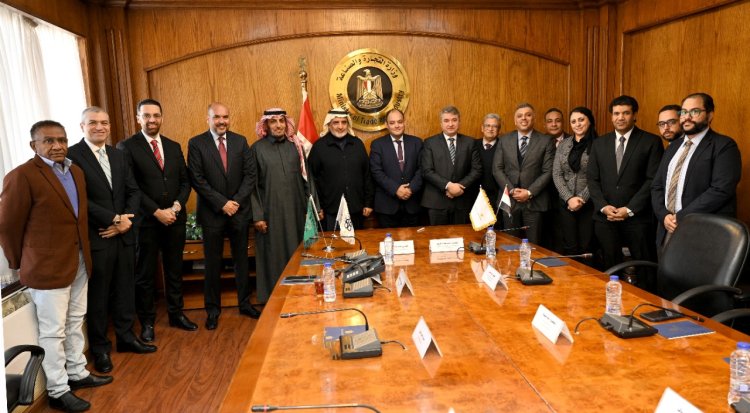 وزير التجارة يشهد توقيع مذكرة تفاهم بين مركز تحديث الصناعة ومجموعة العبيكان السعودية