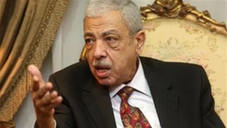 وصول جثمان اللواء منصور العيسوي وزير الداخلية الأسبق إلى مسجد السيدة نفيسة 