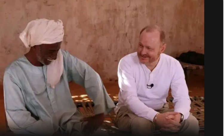 زيارة السفير الأمريكي بالخرطوم لمقهى أم الحسن