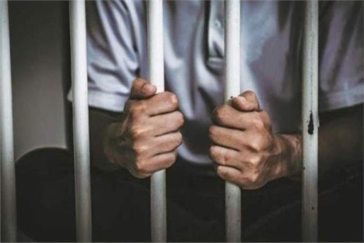«كان عايز يخلص على زوجته بيد الهون».. الحبس 5 سنوات لمدرس بقنا