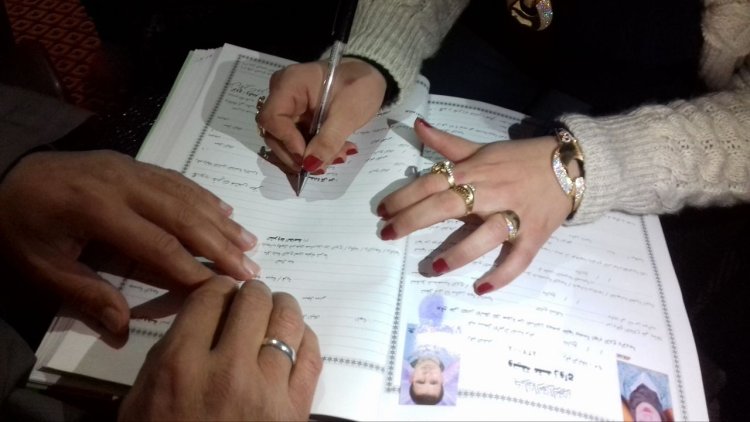 500 جنيه وكشف عقلي.. 4 شروط مقترحة لـ الزواج